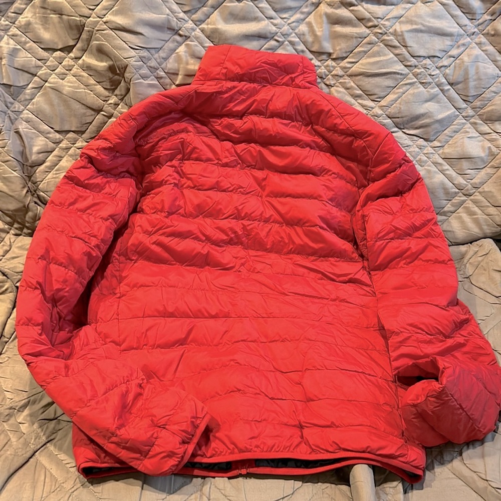 Uniqlo light down red xxs